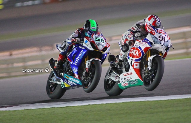 WSBK Qatar - Race 1: double wheelie в исполнении Леона Хезлама и Юджина Лаверти WSBK Qatar - Race 1: double wheelie в исполнении Леона Хезлама и Юджина Лаверти