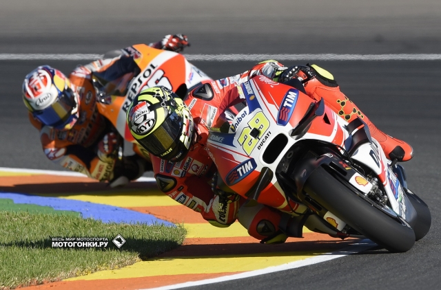 MotoGP: Ианнони и Росси возглавили FP3 #ValenciaGP title=