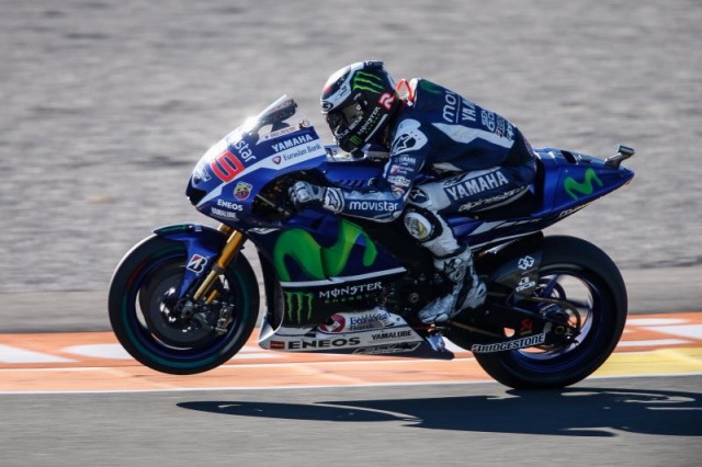 MotoGP: #ValenciaGP - Лоренцо стартует первым, Росси последним title=