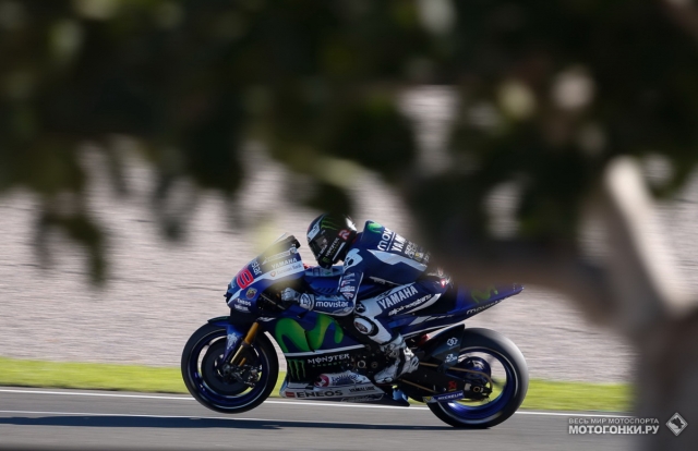 MotoGP: Росси и Лоренцо - о новом Yamaha M1, электронике и Michelin title=