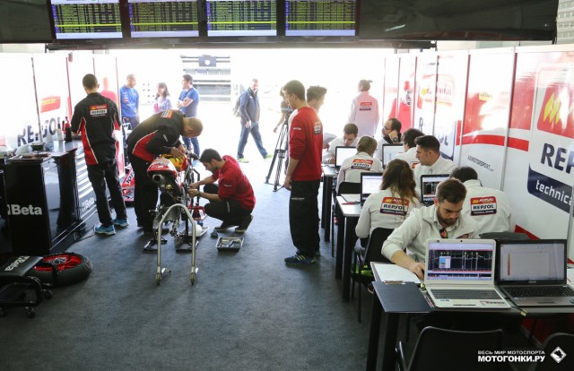 Выпускной экзамен в Monlau Repsol Technical School 2015: конспектами пользоваться не запрещается Выпускной экзамен в Monlau Repsol Technical School 2015: конспектами пользоваться не запрещается