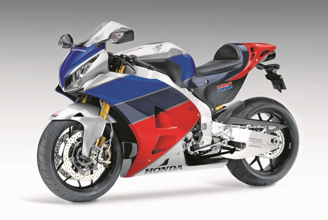 Возрождение Honda RVF1000 V4 в 2017: старая сказка на новый лад title=