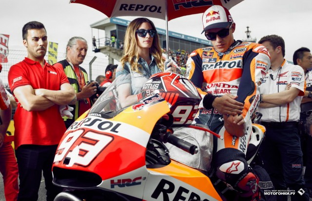 MotoGP 2015 Spanish GP 4th Round: Марк Маркес (Repsol Honda) вышел на старт, приняв обезболивающее после аварии MotoGP 2015 Spanish GP 4th Round: Марк Маркес (Repsol Honda) вышел на старт, приняв обезболивающее после аварии