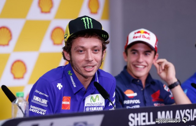 MotoGP 2015 Malaysian GP 17 Round: Росси высказал мнение, что Марк Маркес действует в интересах Лоренцо - он его новый друг MotoGP 2015 Malaysian GP 17 Round: Росси высказал мнение, что Марк Маркес действует в интересах Лоренцо - он его новый друг