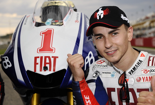 MotoGP: Официально - Лоренцо поедет в 2016 под номером 1 и в новом шлеме title=
