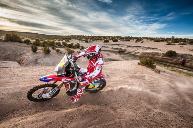Дакар 2016: СУ6 - Honda и Husqvarna теряют лидеров на длиннейшем спец.участке ралли title=