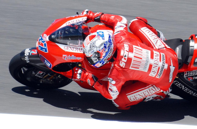MotoGP: Стоунер - Ducati склоняет меня к возвращению в гонки title=