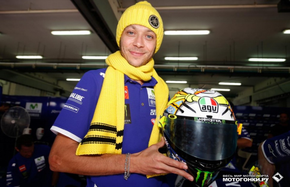 MotoGP: Валентино Росси и Андреа Ианнони показали прикольные зимние шлемы title=