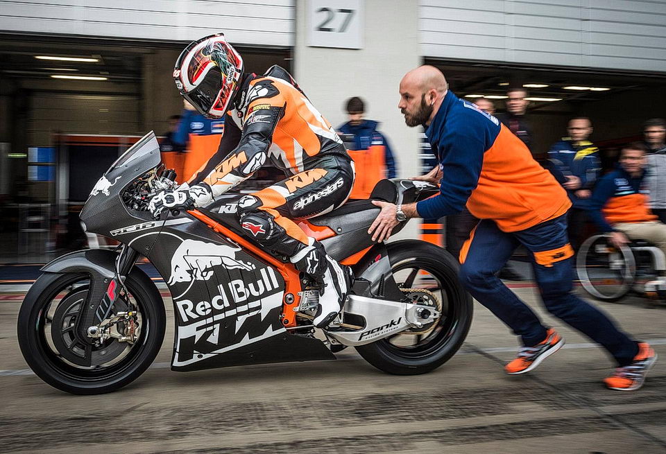Хайнц Кинигарднер: KTM может дебютировать в MotoGP в 2016 title=