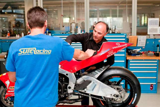 MotoGP: Немцы в очередной раз раскрыли секрет успеха Ducati GP15 title=