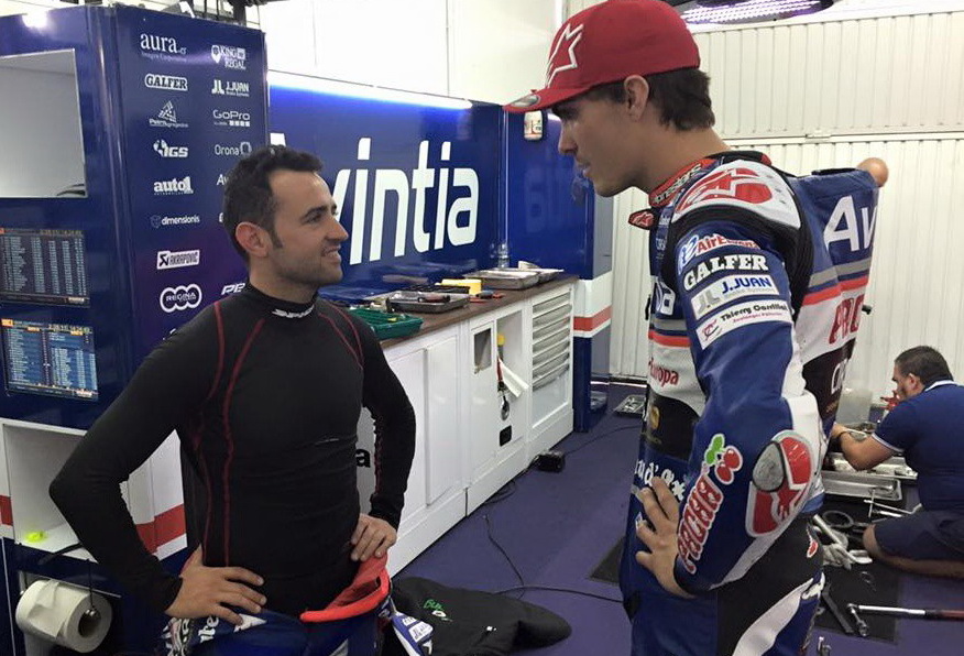 MotoGP: Лорис Баз и Гектор Барбера - разница в росте?.. Не проблема! title=