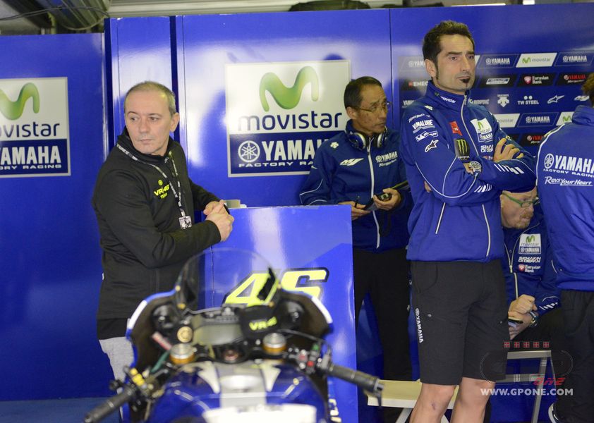 MotoGP: Валентино Росси не прочь получить совет легендарного Луки Кадалоры title=