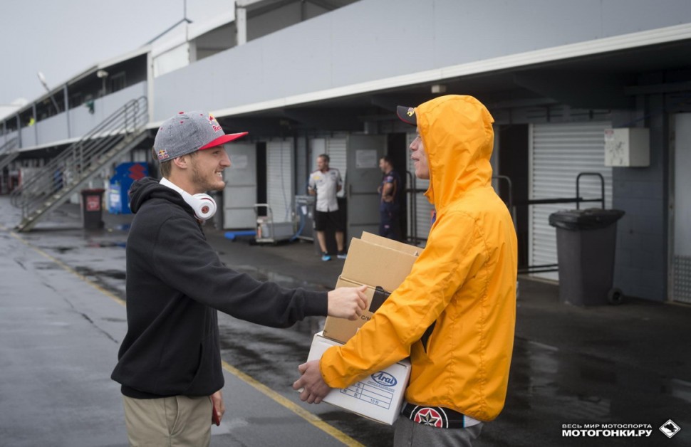 MotoGP: Тито Рабат - для меня важно двигаться вперед шаг за шагом title=