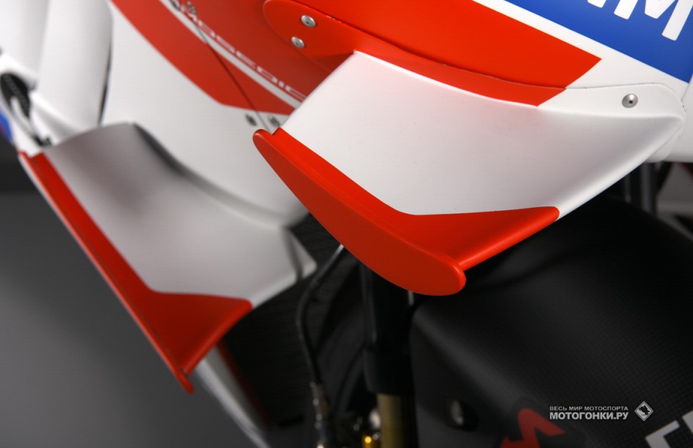 MotoGP - Ducati Factory Team & Desmosedici GP16 MotoGP - Ducati Factory Team & Desmosedici GP16