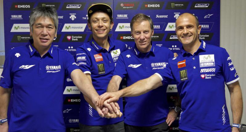 MotoGP: Неожиданный поворот - Валентино Росси c Yamaha до 2018 года title=