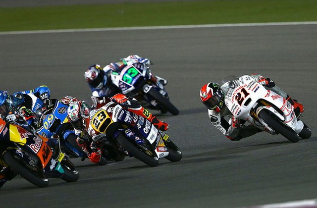 Moto3: Победителя 6-стороннего сражения за Гран-При Катара определил фотофиниш title=