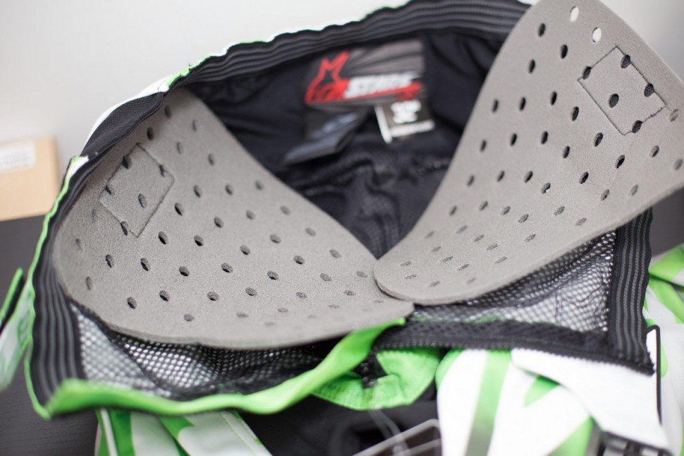 Штаны Alpinestars Racer для мотокросса: нейлоновая вставка внутри и мягкие подушки - не протереть самое главное! - 5 400 руб. Штаны Alpinestars Racer для мотокросса: нейлоновая вставка внутри и мягкие подушки - не протереть самое главное! - 5400 руб.