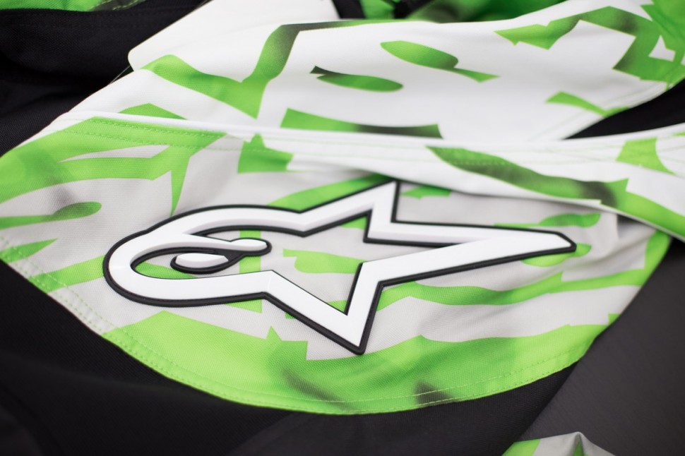 Alpinestars Racer: отличное комбо для владельцев Kawasaki Alpinestars Racer: отличное комбо для владельцев Kawasaki