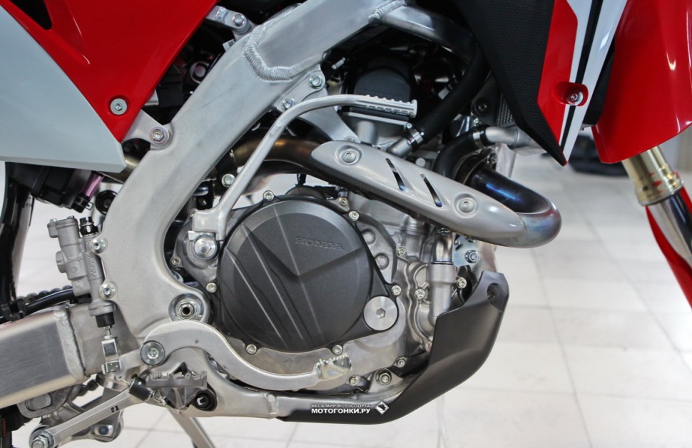 Honda CRF450RX MY17: кик-стартер в базовой комплектации вместе с электростартером Honda CRF450RX MY17: кик-стартер в базовой комплектации вместе с электростартером