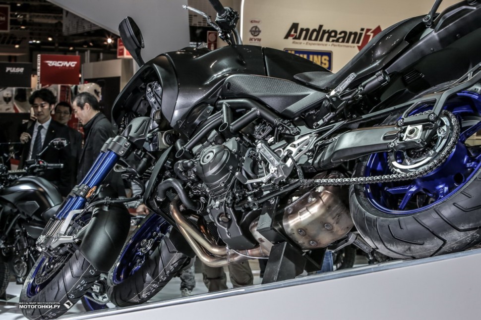 Миланский Мотосалон EICMA-2017: Yamaha NIKEN (2018) - с другой стороны, мотоцикл, как мотоцикл! Миланский Мотосалон EICMA-2017: Yamaha NIKEN (2018) - с другой стороны, мотоцикл, как мотоцикл!
