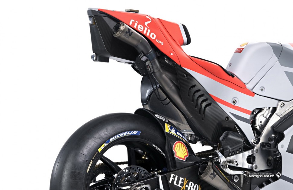 MotoGP - Ducati Desmosedici GP18: компания продолжит использовать черный ящик на хвосте прототипа в новом году MotoGP - Ducati Desmosedici GP18: компания продолжит использовать черный ящик на хвосте прототипа в новом году