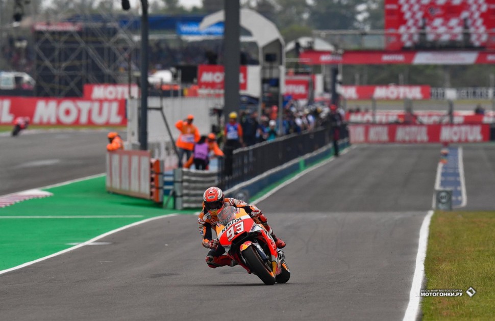 MotoGP - ArgentinaGP 2018: Марк Маркес вынужден проехать через пит-лейн и потерять 18 позиций MotoGP - ArgentinaGP 2018: Марк Маркес вынужден проехать через пит-лейн и потерять 18 позиций