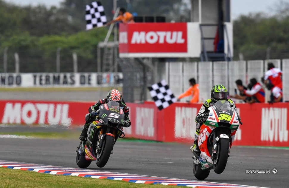 MotoGP - ArgentinaGP 2018: Кратчлоу выигрывает дуэль с Жоаном Зарко на финишном круге MotoGP - ArgentinaGP 2018: Кратчлоу выигрывает дуэль с Жоаном Зарко на финишном круге