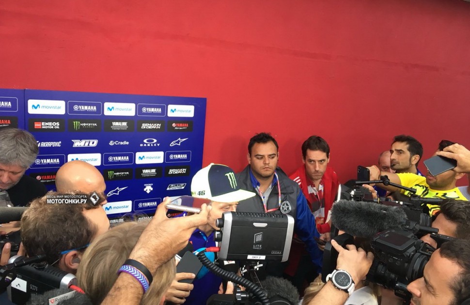 MotoGP - ArgentinaGP 2018: все журналисты на пресс-конференции Росси - Маркес уничтожил наш спорт! MotoGP - ArgentinaGP 2018: все журналисты на пресс-конференции Росси - Маркес уничтожил наш спорт!