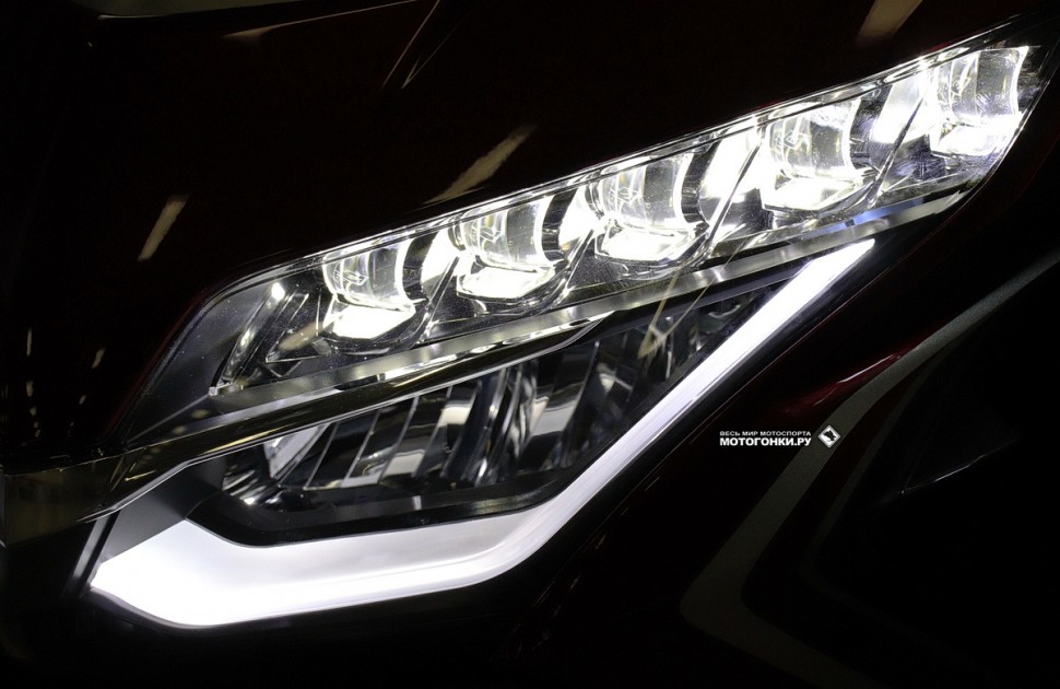 Тест-драйв Honda Gold Wing GL1800 (2018): хрустальная люстра - каждый светодиод в собственной оправе Тест-драйв Honda Gold Wing GL1800 (2018): хрустальная люстра - каждый светодиод в собственной оправе
