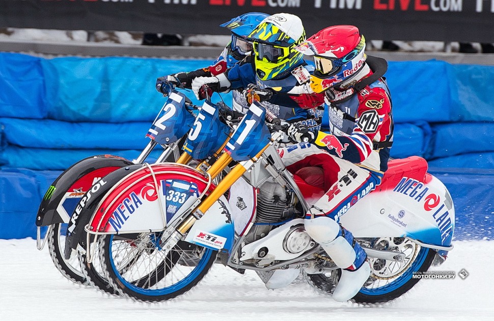FIM Ice Speedway of Nations 2019 - супер-финал: россияне против Мартина Хаарахилтунена. Фото: Денис Горностаев FIM Ice Speedway of Nations 2019 - супер-финал: россияне против Мартина Хаарахилтунена. Фото: Денис Горностаев