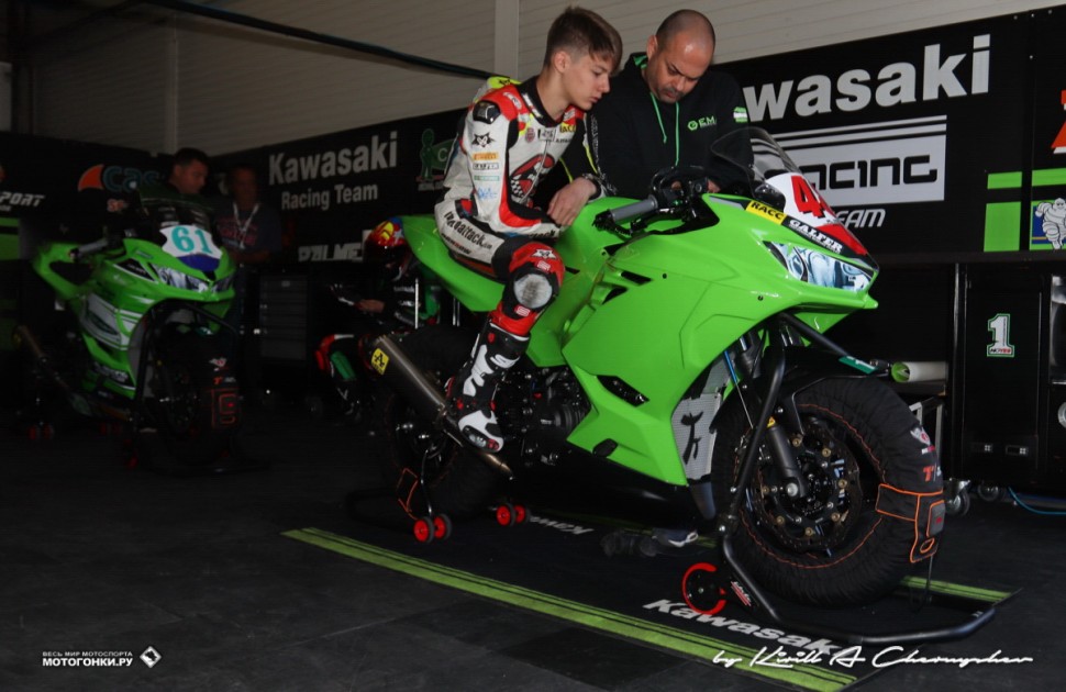 MotoCIV & ESBK: кузница молодых кадров для Supersport 300 - большой проект Kawasaki Racing Team Junior (AG Racing Team) MotoCIV & ESBK: кузница молодых кадров для Supersport 300 - большой проект Kawasaki Racing Team Junior (AG Racing Team)