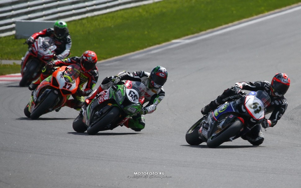 RSBK FEST 2019 - Moscow Raceway: первый поворот второго круга - Леонов уже висит на колесе у Ерёмина! RSBK FEST 2019 - Moscow Raceway: первый поворот второго круга - Леонов уже висит на колесе у Ерёмина!