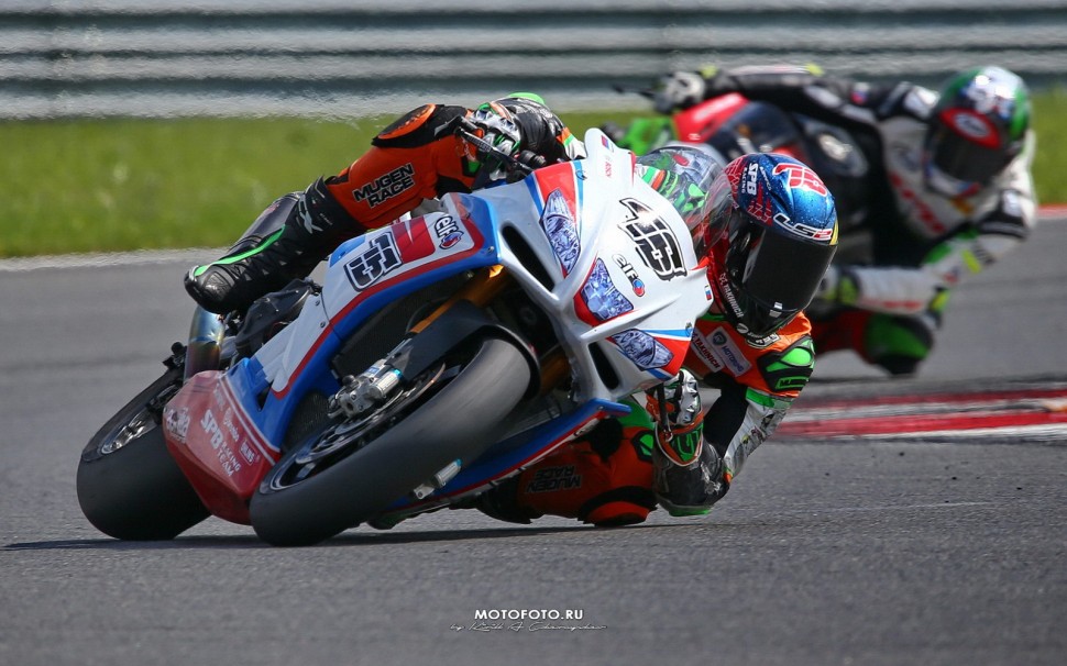 RSBK FEST 2019 - Moscow Raceway: Леонов на хвосте у Юрченко, пройдено меньше половины заезда RSBK FEST 2019 - Moscow Raceway: Леонов на хвосте у Юрченко, пройдено меньше половины заезда