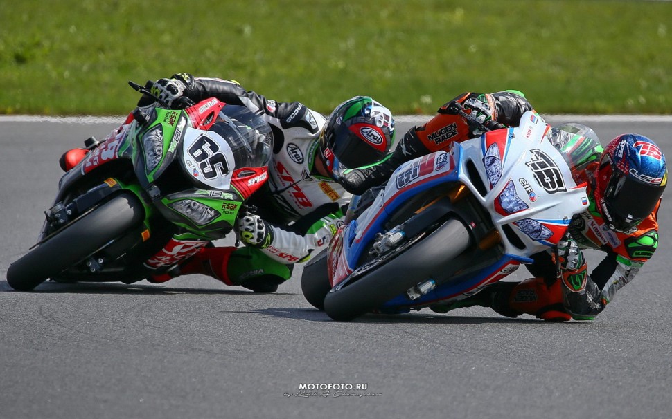 RSBK FEST 2019 - Moscow Raceway: предпоследний круг - дистанция между напарниками и соперниками сократилась до 0.2 секунды RSBK FEST 2019 - Moscow Raceway: предпоследний круг - дистанция между напарниками и соперниками сократилась до 0.2 секунды
