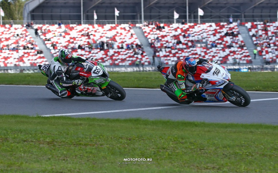RSBK FEST 2019 - Moscow Raceway: эпическая битва Владимира Леонова и Макара Юрченко из SPB Racing Team RSBK FEST 2019 - Moscow Raceway: эпическая битва Владимира Леонова и Макара Юрченко из SPB Racing Team