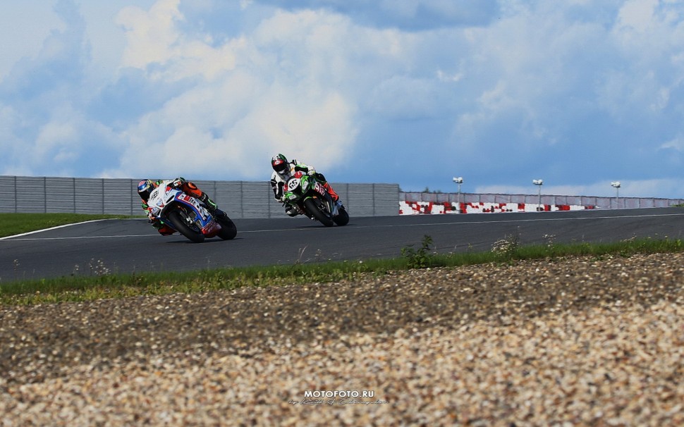 RSBK FEST 2019 - Moscow Raceway: второй заезд SBK, на этот раз Леонов стартовал с поул-позиции, но Юрченко вышел вперед RSBK FEST 2019 - Moscow Raceway: второй заезд SBK, на этот раз Леонов стартовал с поул-позиции, но Юрченко вышел вперед