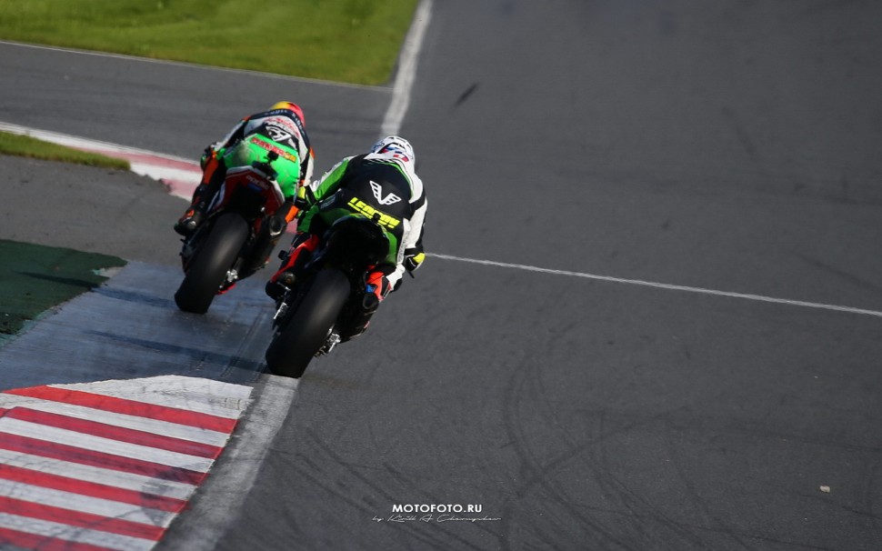 RSBK FEST 2019 - Moscow Raceway: эпическая дуэль Владимира Леонова и Макара Юрченко RSBK FEST 2019 - Moscow Raceway: эпическая дуэль Владимира Леонова и Макара Юрченко