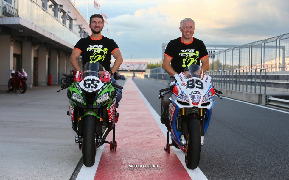 RSBK FEST 2019 - Moscow Raceway: они заслужили почести! Racing engineer Константин Зотов (на Kawasaki) и шеф-механик SPB Racing Team Игорь Забалуев RSBK FEST 2019 - Moscow Raceway: они заслужили почести! Racing engineer Константин Зотов (на Kawasaki) и шеф-механик SPB Racing Team Игорь Забалуев