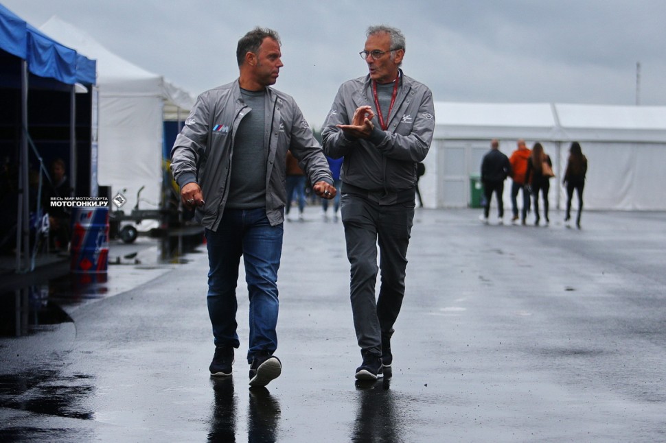 Тесты MotoGP на Kymiring: Лорис Капиросси и Франко Унчини - Безопасность? Мы работаем над этим Тесты MotoGP на Kymiring: Лорис Капиросси и Франко Унчини - Безопасность? Мы работаем над этим