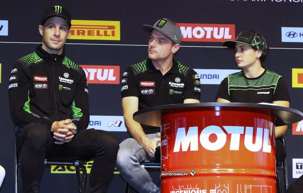 EICMA-2019 - Миланский Мотосалон: Алекс Лоус впервые в цветах Kawasaki Racing с Джонни Рэем и Аней Карраско EICMA-2019 - Миланский Мотосалон: Алекс Лоус впервые в цветах Kawasaki Racing с Джонни Рэем и Аней Карраско