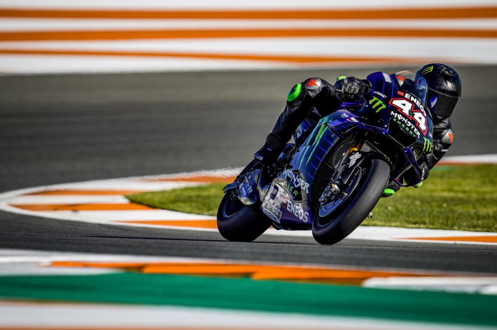 LH44VR46 - История о том, как Valentino Rossi и Lewis Hamilton поменялись колесами LH44VR46 - История о том, как Valentino Rossi и Lewis Hamilton поменялись колесами