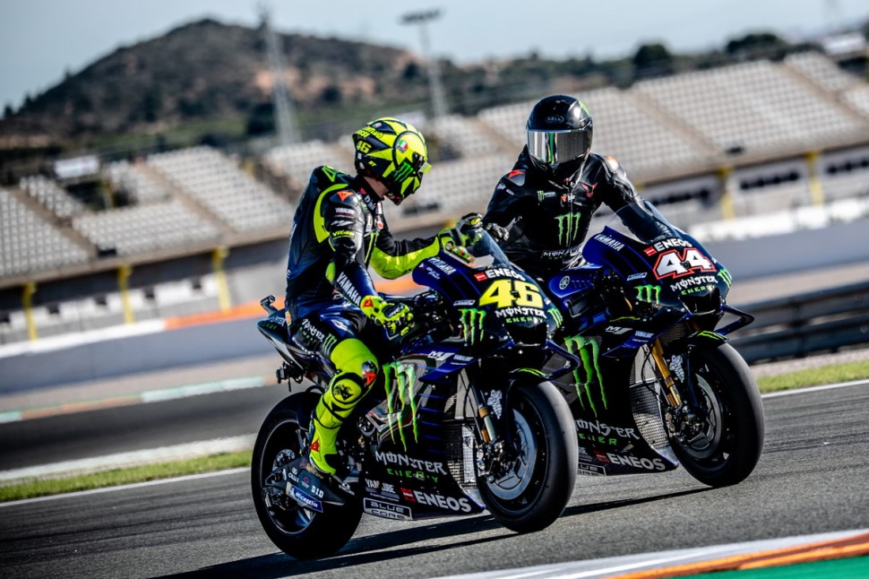 LH44VR46 - История о том, как Valentino Rossi и Lewis Hamilton поменялись колесами LH44VR46 - История о том, как Valentino Rossi и Lewis Hamilton поменялись колесами