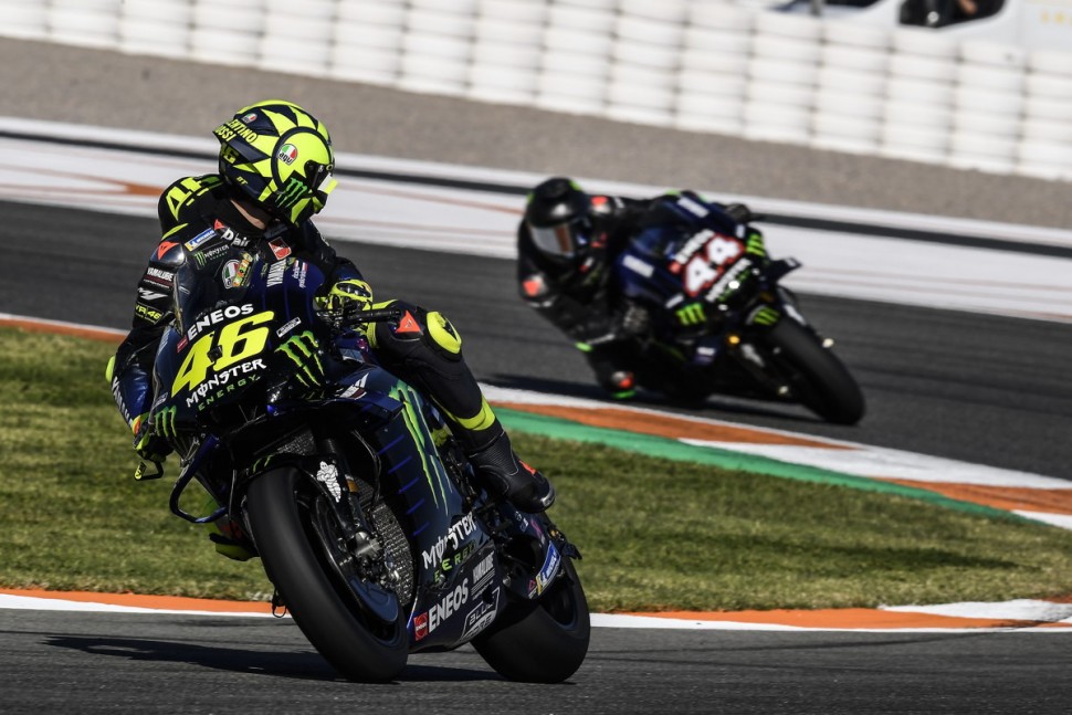 LH44VR46 - История о том, как Valentino Rossi и Lewis Hamilton поменялись колесами LH44VR46 - История о том, как Valentino Rossi и Lewis Hamilton поменялись колесами