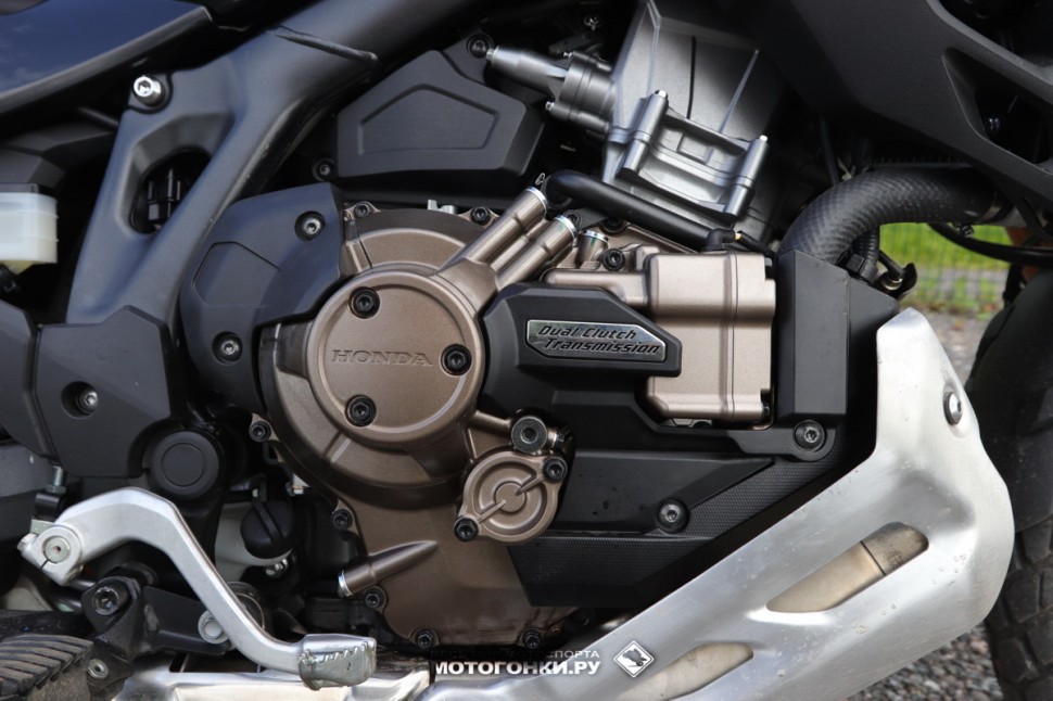 Тест-драйв Honda CRF1100D4L ES DCT (2020): в 2020 году двигатель стал на 70 кубиков больше Тест-драйв Honda CRF1100D4L ES DCT (2020): в 2020 году двигатель стал на 70 кубиков больше