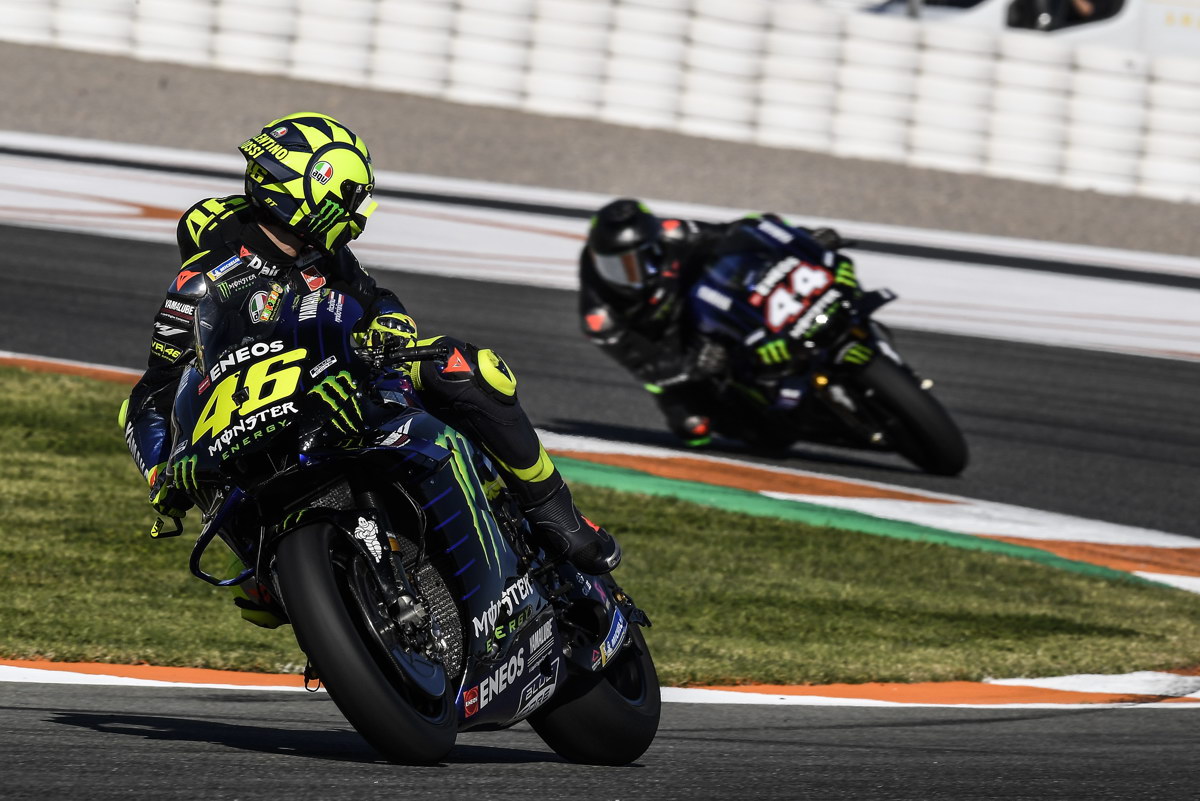 LH44VR46 - История о том, как Valentino Rossi и Lewis Hamilton поменялись колесами LH44VR46 - История о том, как Valentino Rossi и Lewis Hamilton поменялись колесами