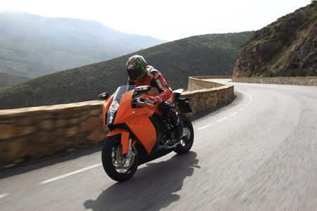 Дорожный тест KTM RC8 1190: Оранжевая торпеда
