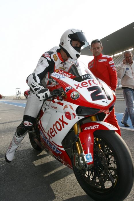 Михаэль Шумахер на Xerox Ducati 1098R8 Троя Бейлисса в Портимао