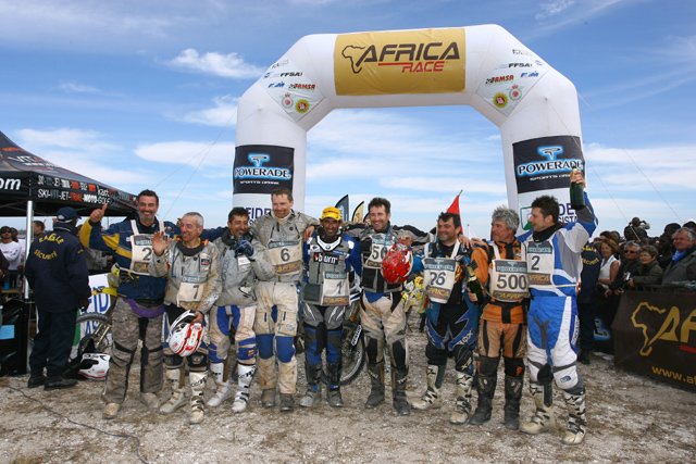Мотоциклисты, добравшиеся до финиша Africa Race 2009
