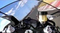 Прекрасный вид с приборной панели Yamaha R1 (2009)