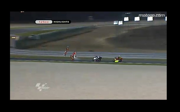 Дополнительное изображение к новости MotoGP: Дождь останавливает гонку GP125 на четвертом круге!